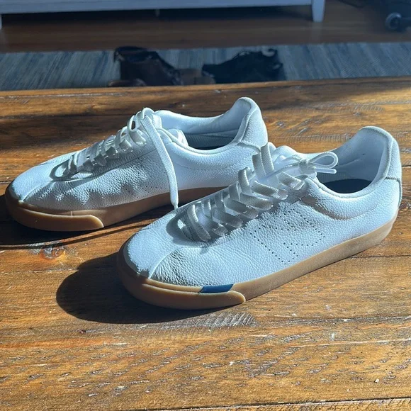 New balance - Picture 2 of 5